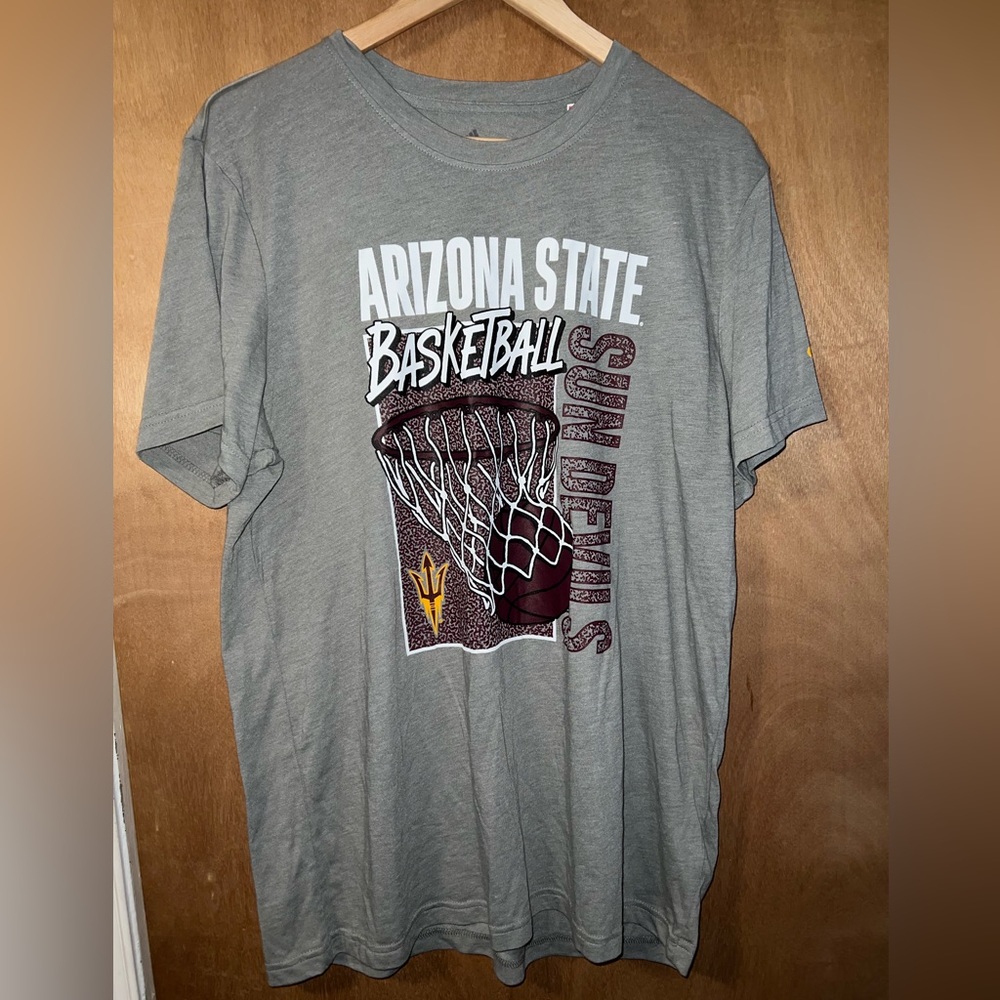 Arizona State Sun Devils Basketball T-shirt. Size Large
